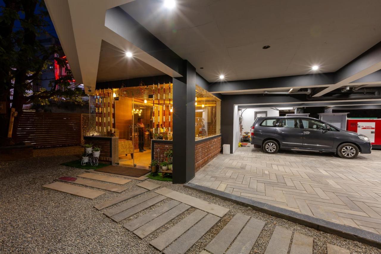 Hotel La Eden Mussoorie Buitenkant foto